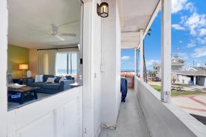 Photo #6 of 2010 W Oceanfront in Newport Beach, CA