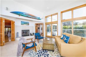 Photo #6 of Luxury Beachfront Penthouse Walk to the Beach Restaurants Entertainment in Half Moon Bay, CA