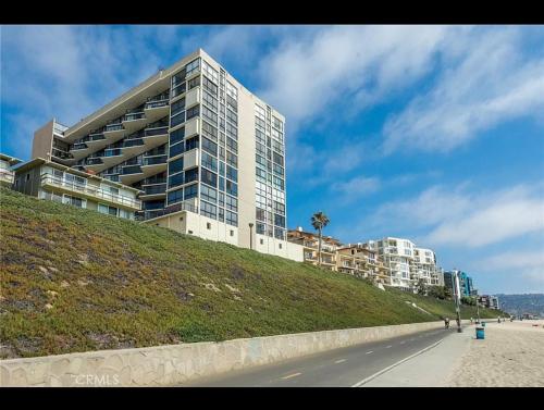 Photo #2 of Coastal Paradise Retreat Stylish Oceanfront Condo in Redondo Beach, CA