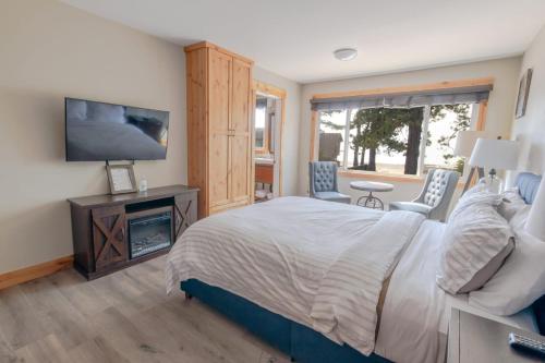 Photo #2 of Lakeside hotel room #8 in Kings Beach in Kings Beach, CA
