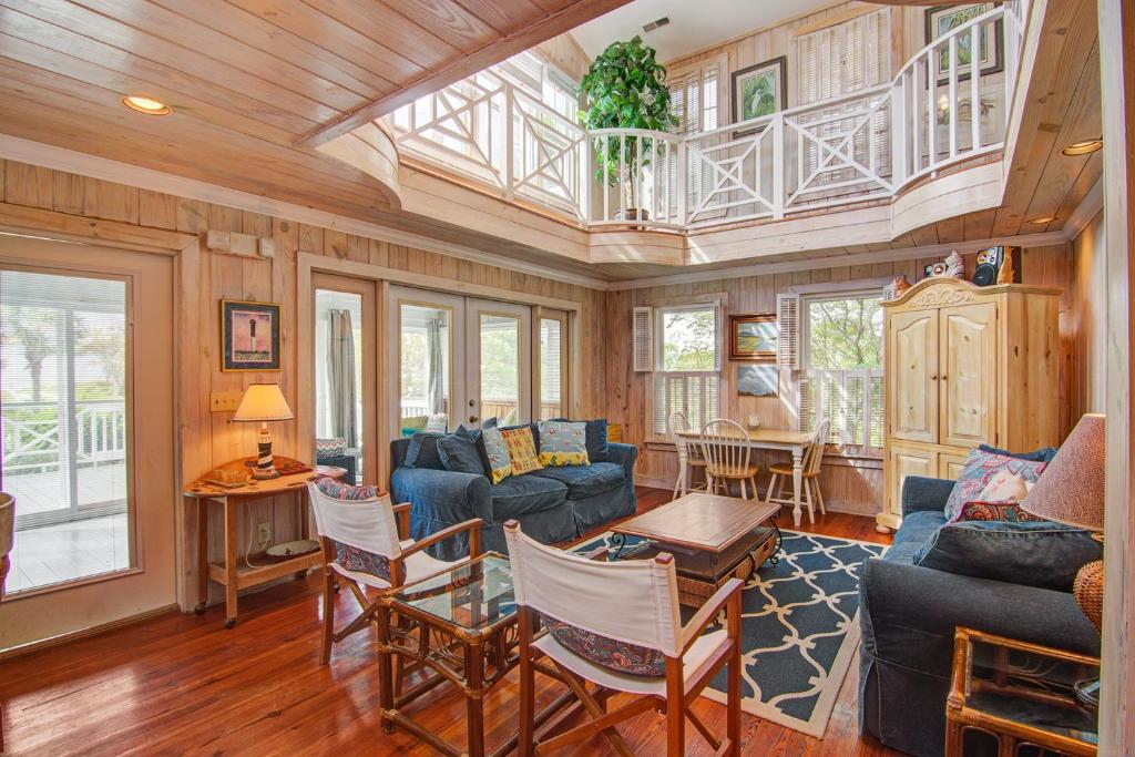 Photo of Flag Street 1851 A in Sullivans Island, SC