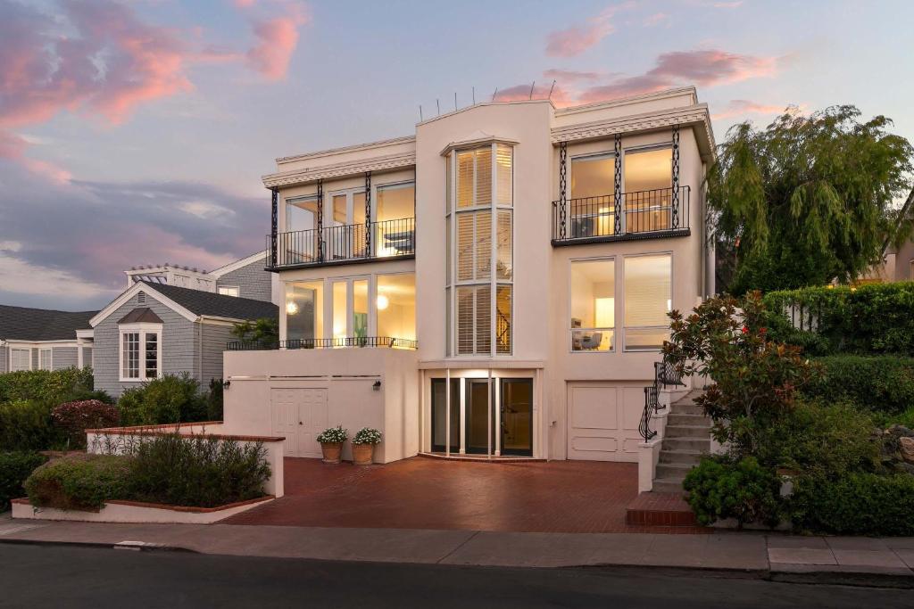Photo #1 of Sea Serenity Coastline Views and Pool in Imperial Beach, CA
