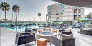 Photo #4 of The Coral Loft - Marina Bliss Water view 2BR Pool, Gym in Marina del Rey, CA