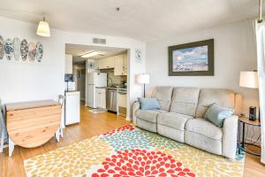 Photo #6 of Cozy Beachfront Condo with WiFi, Views and Pool Access in Murrells Inlet, SC