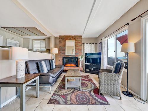 Photo #3 of 3607 Seashore A & B in Newport Beach, CA