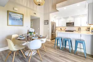 Photo #4 of Stunning 2nd Floor Beachfront Home with Balcony, Ocean Views, and Prime Location in Newport Beach, CA
