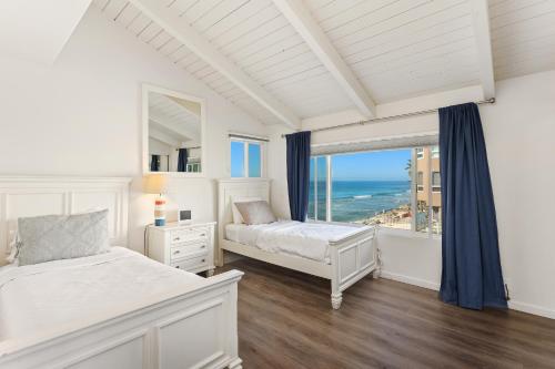 Photo #2 of 2BR Oceanfront Condo - Private Balcony - Spacious in Oceanside, CA