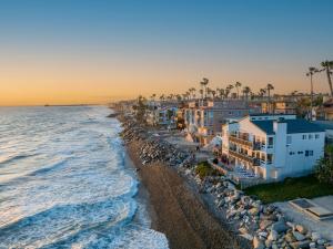 Photo #5 of 2BR Oceanfront Condo - Private Balcony - Spacious in Oceanside, CA