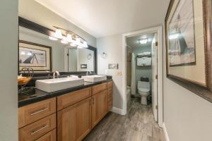 Photo #4 of Deluxe Studio Partial Lake View #125 at Donner Lake Village in Truckee, CA