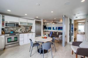 Photo #4 of Surf Style 1 in San Diego, CA