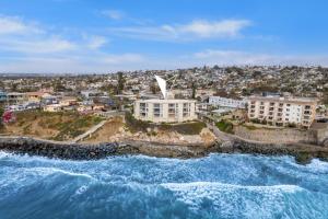 Photo #6 of Sunset Cliffs Lookout - Ocean Front Luxury Condo in San Diego, CA