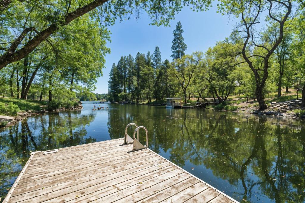 Photo #1 of Lakefront Cozy Cabin on the Cove in Groveland, CA