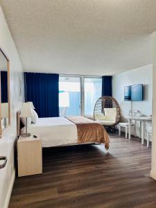 Photo #4 of Foghorn Harbor Inn in Marina del Rey, CA