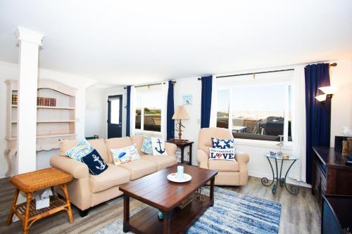 Photo #2 of 1121 E Balboa Blvd A & B in Newport Beach, CA
