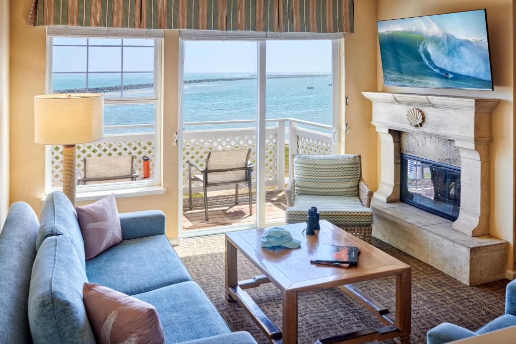 Photo #1 of Beach House Half Moon Bay in Half Moon Bay, CA
