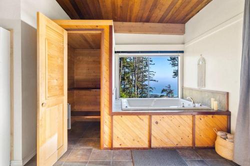 Photo #3 of Driftwood Lodge~5 BR/7 Bath~30-acre Private Estate in Walsh Landing, CA