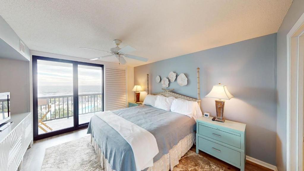 Photo of Luxurious 4BR 3BA Top Floor Oceanfront Condo in Pawleys Island, SC