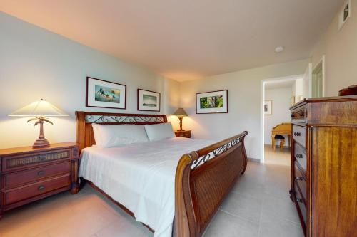Photo #2 of On the Beach - Unit B in Oceanside, CA
