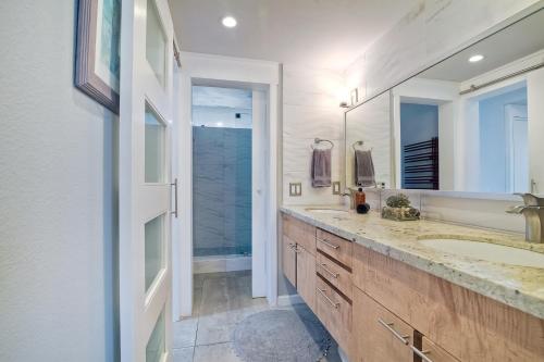 Photo #2 of Oceanfront Condo, Hot Tub, Heated Pool, Beach Access, Beach Gear in Solana Beach, CA