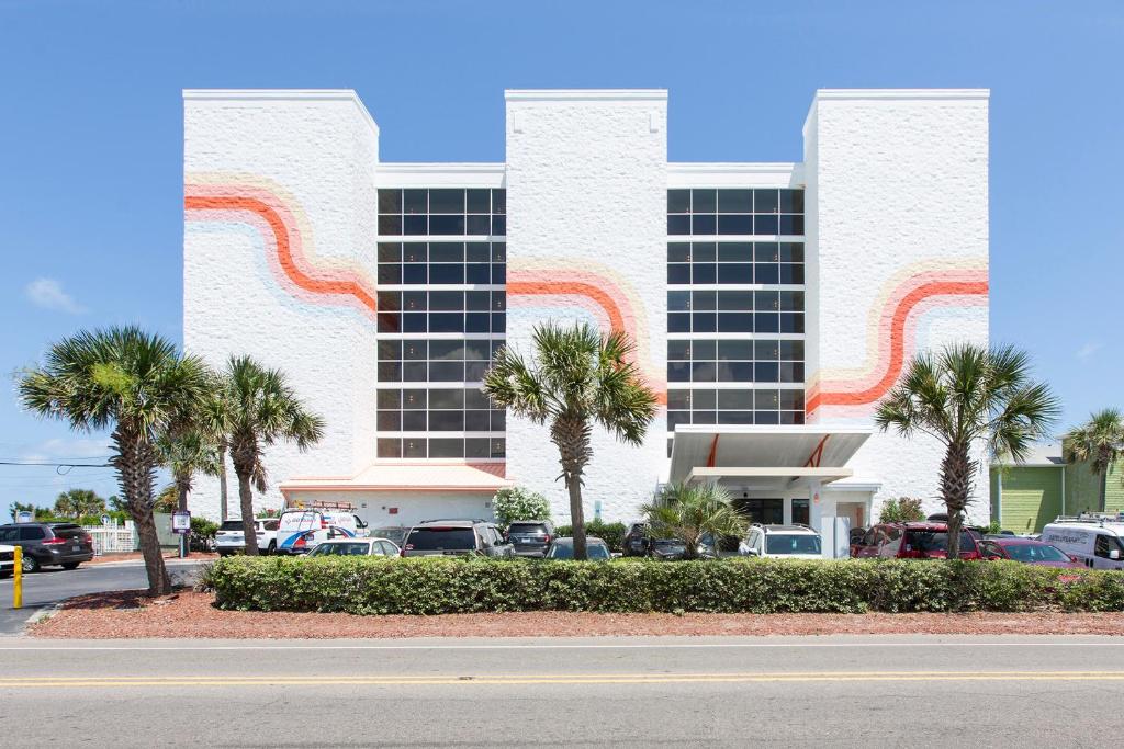 Photo of Golden Sands Oceanfront Hotel in Carolina Beach, NC