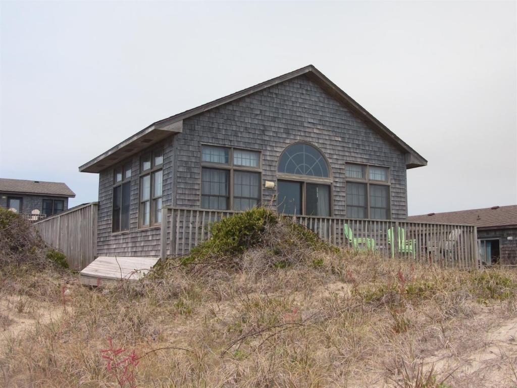 Photo of 40399 Beachcomber Rd Home in Avon, NC