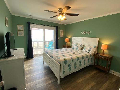 Photo #2 of 2 if by Sea- East Unit in Emerald Isle, NC