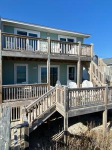Photo #5 of 2 if by Sea- East Unit in Emerald Isle, NC