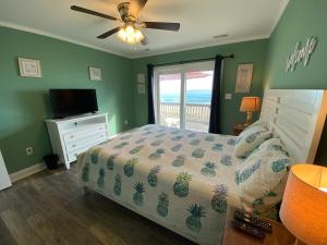 Photo #6 of 2 if by Sea- East Unit in Emerald Isle, NC