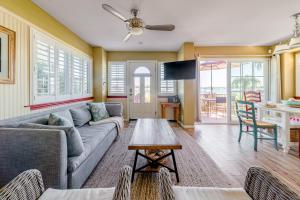 Photo #5 of Bayfront Paradise- Bay Views & Boardwalk Patio in San Diego, CA