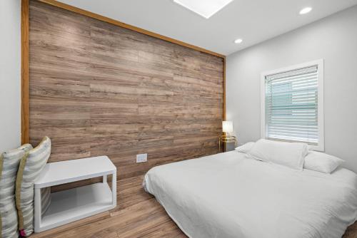 Photo #2 of 1628 West Oceanfront Oasis 7 in Newport Beach, CA