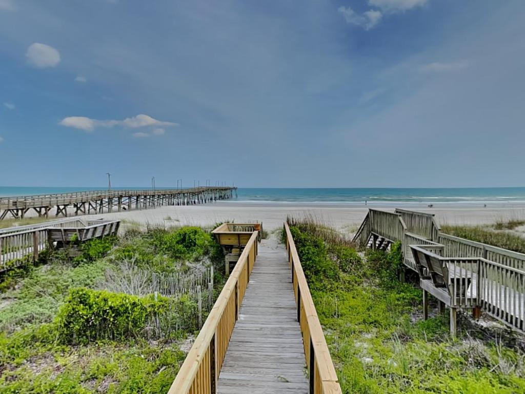 Photo of Jolly Daves in Topsail Beach, NC