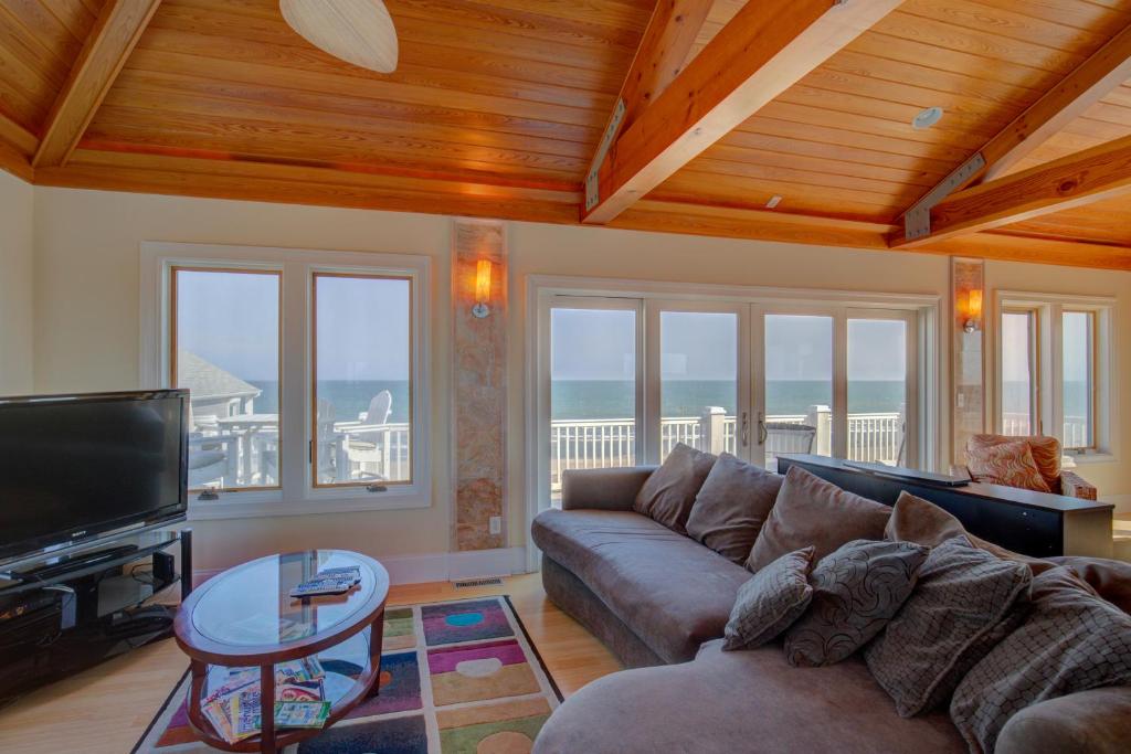 Photo of Oceanfront Acropolis in Sneads Ferry, NC