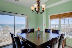 Photo #4 of Minty Escape in Topsail Beach, NC