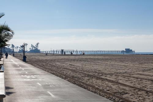 Photo #3 of 3112 W Oceanfront B in Newport Beach, CA