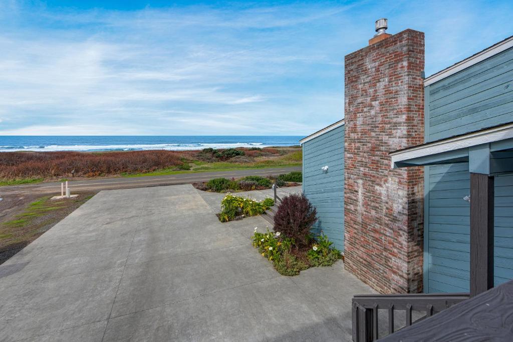 Photo #1 of Sea Dream and Sand Dollar Suite in Fort Bragg, CA