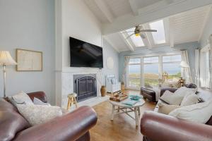 Photo #5 of Sea Dream and Sand Dollar Suite in Fort Bragg, CA