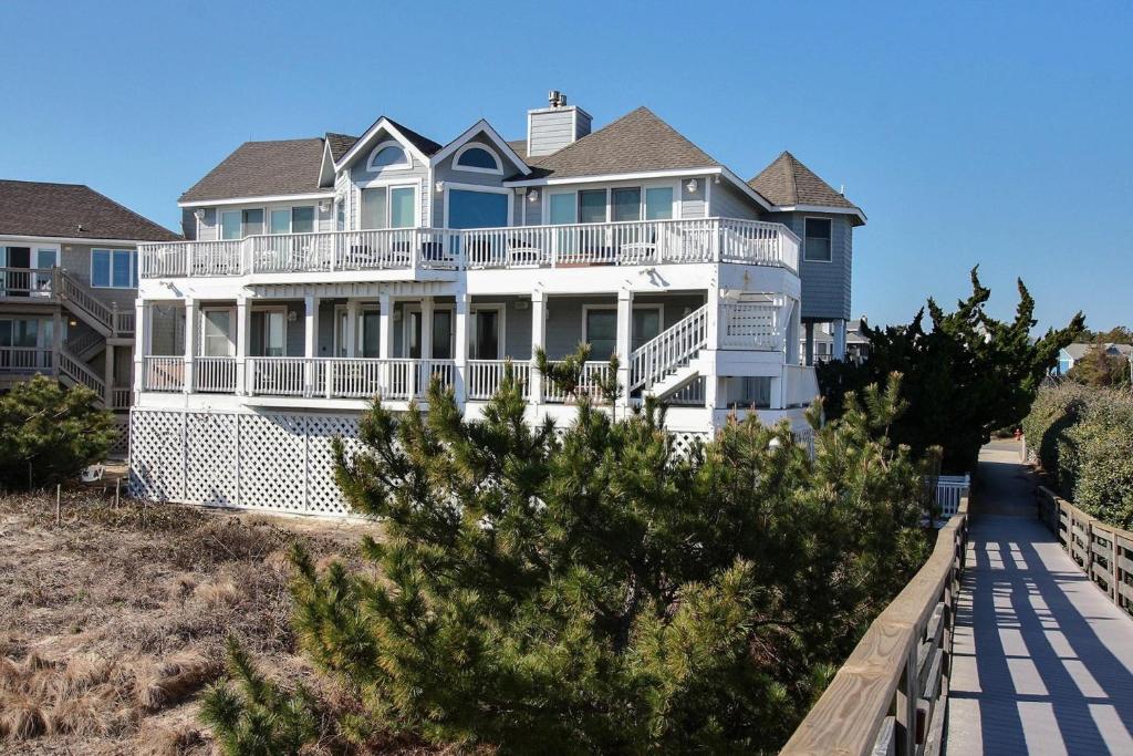 Photo of Roll Tide 204 in Corolla, NC