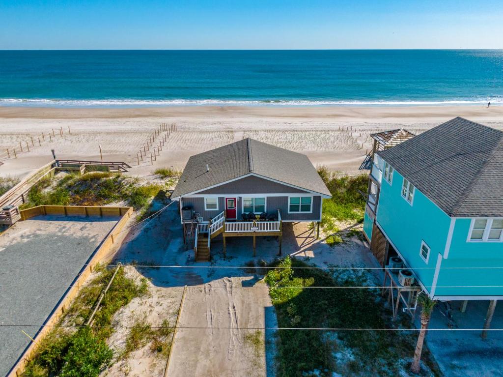 Photo of Sea Paradise Cottage in Topsail Beach, NC