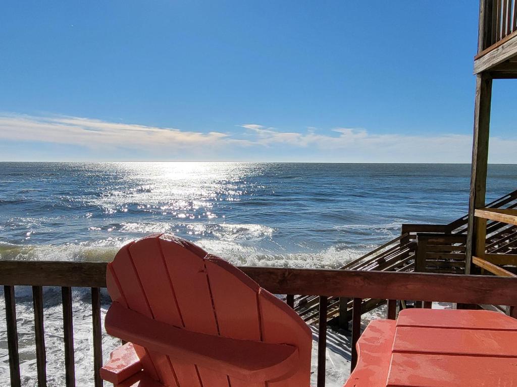 Photo of Beachfront Bungalow 124 in Sneads Ferry, NC