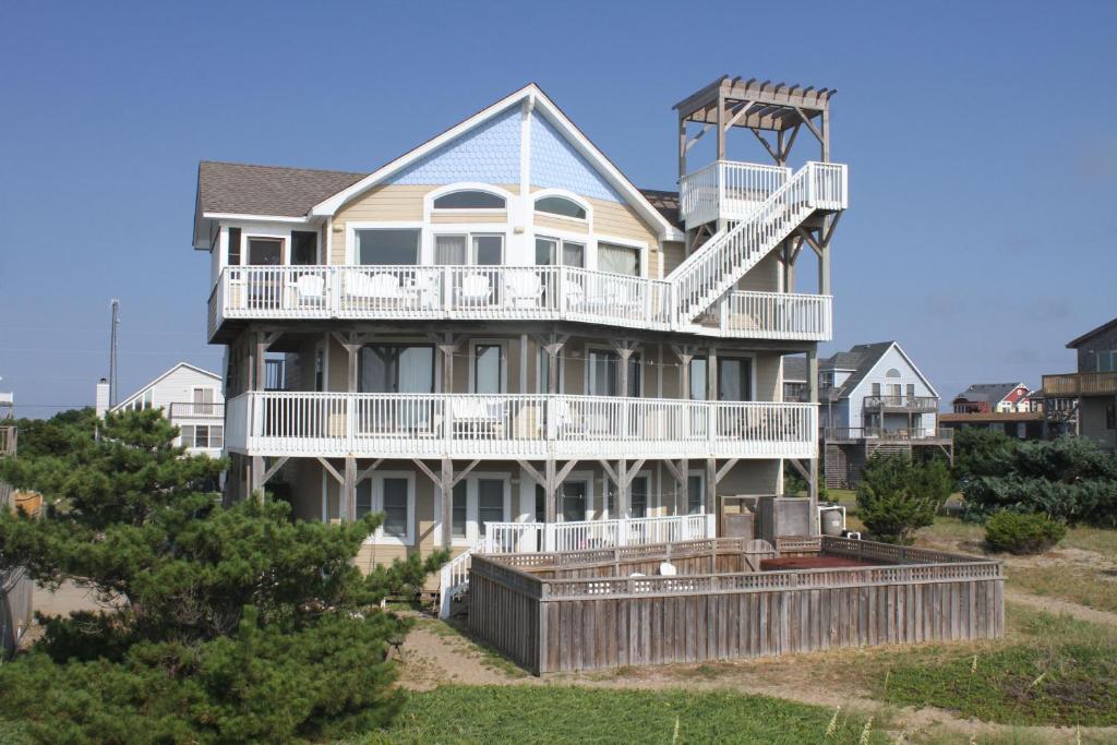 Photo of TanOurFannies #14-W in Waves, NC