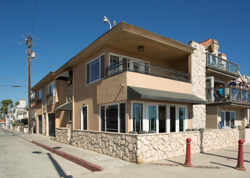 Photo #1 of 2314 W Oceanfront A in Newport Beach, CA