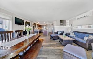Photo #4 of 2314 W Oceanfront A in Newport Beach, CA