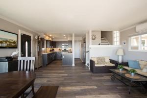 Photo #5 of 2314 W Oceanfront A in Newport Beach, CA