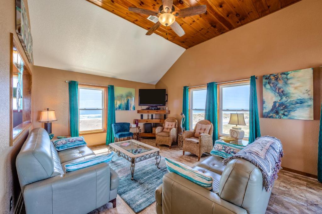 Photo of 3's a Charm 124 in Hatteras, NC