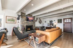 Photo #5 of Beach Haven Lakefront - On a Sandy Beach with Guest House in Kings Beach, CA