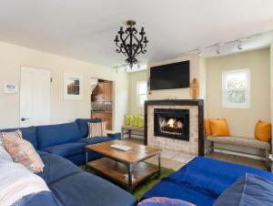 Photo #6 of El Segundo Beach 5B4b Home, POOL Hot Tub, BEACHES, Local Town! in El Segundo, CA