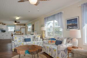 Photo #5 of The Beach Fact Oar by Oak Island Accommodations in Oak Island, NC