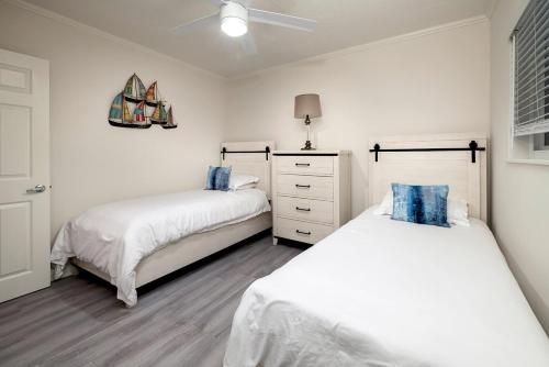 Photo #2 of Spacious 5BR Beach Home with Ocean Views in Newport Beach, CA
