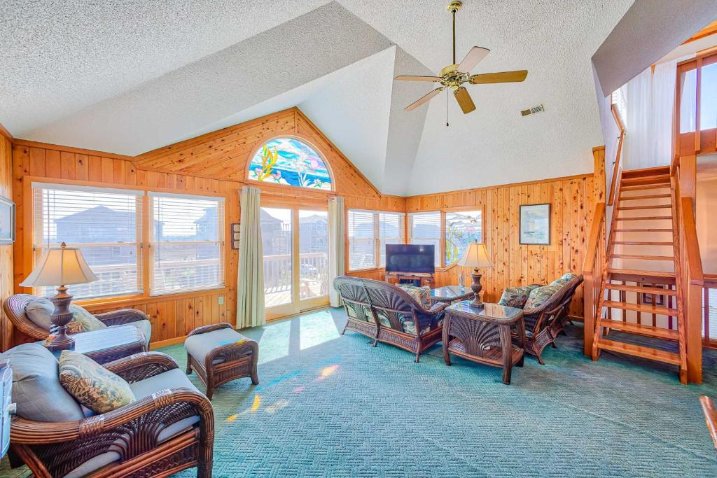 Photo of Divine Wind 425 in Waves, NC