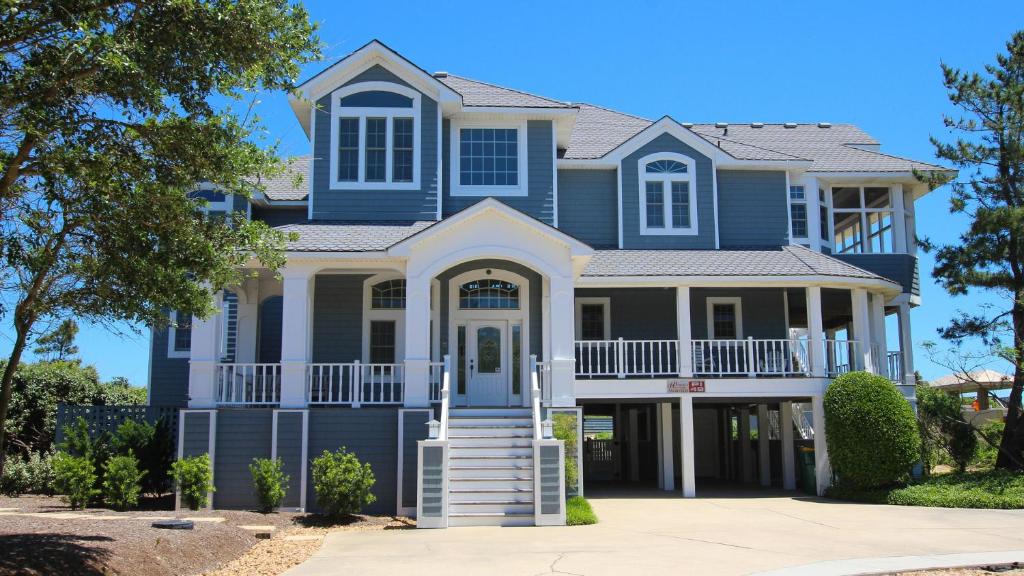 Photo of PI48, Oz- Oceanfront, 6 BRs, Private Pool, ELEV, Ocean Views, Hot Tub, Close to Beach Access in Corolla, NC